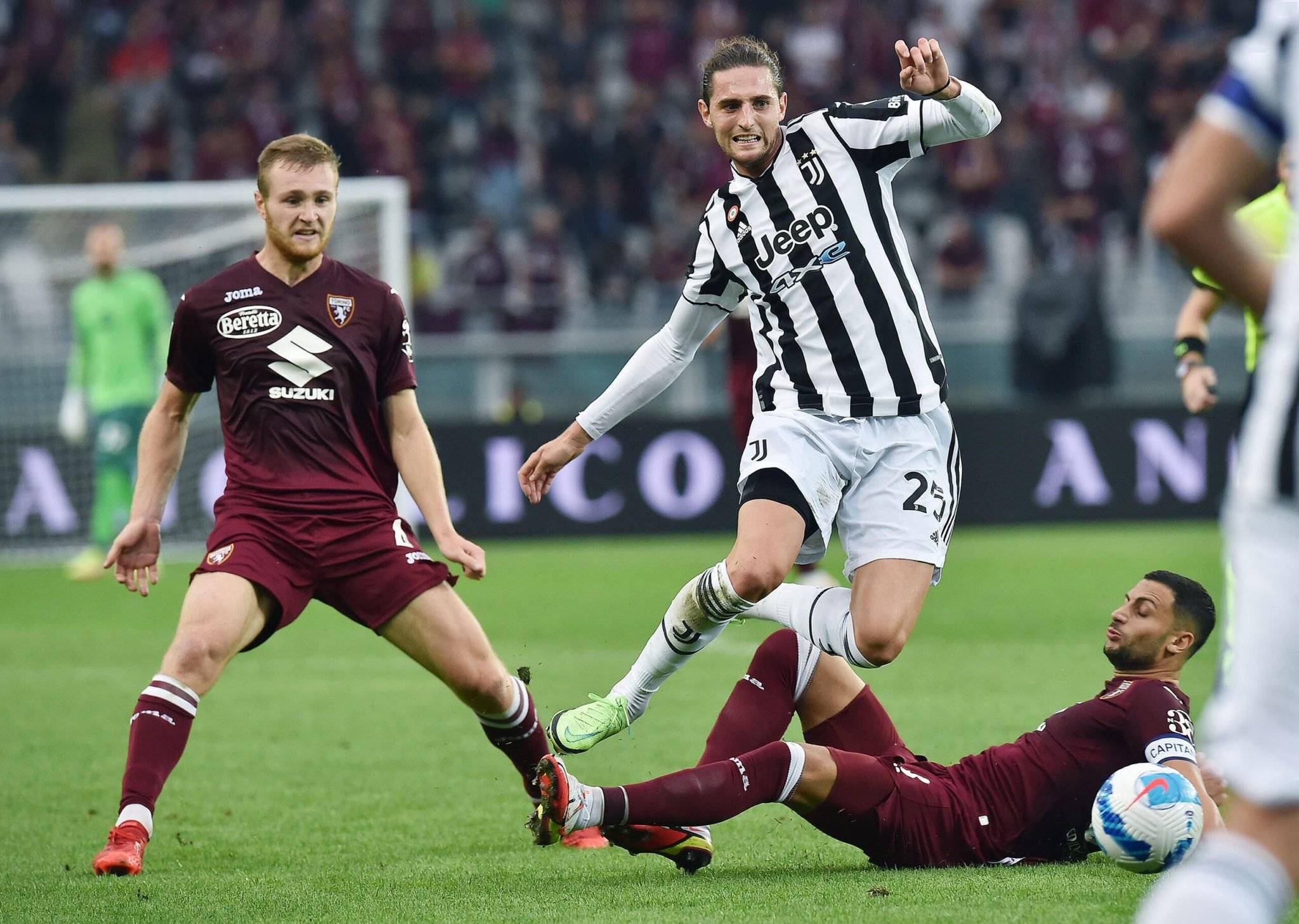 乐鱼体育-关于罗马客场逆转胜利,积分榜上升的信息